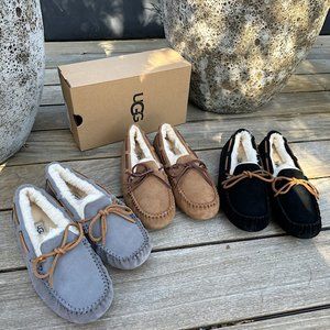 UGG Women's Dakota Moccasin Slippers NWB